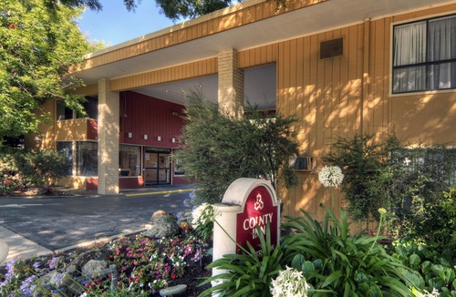 North Whisman Hotel | County Inn