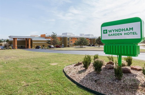 Central Oklahoma City Hotel | Holiday Inn Hotel & Suites Oklahoma City North, an Ihg Hotel