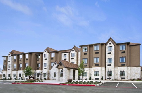 Round Rock Hotel | Microtel Inn & Suites by Wyndham Round Rock