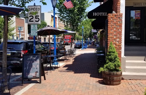 Phoenixville Hotel | Mainstay Inn