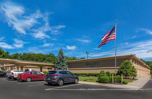 Ledgewood Hotel | Quality Inn Ledgewood - Dover