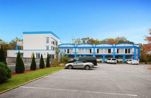 Westbrook Center Hotel | Econo Lodge Inn and Suites Old Saybrook