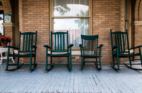 Smithville Hotel | Katy House Bed and Breakfast