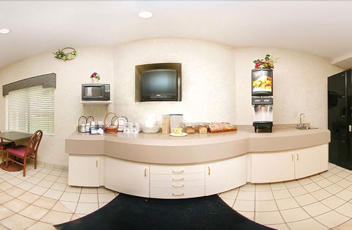 Salem Hotel | Rodeway Inn Salem