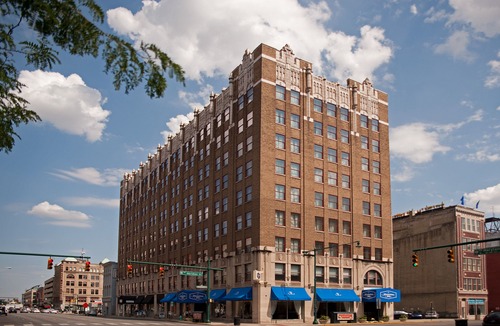Wholesale District Hotel | Hampton Inn Indianapolis Downtown Across from Circle Centre