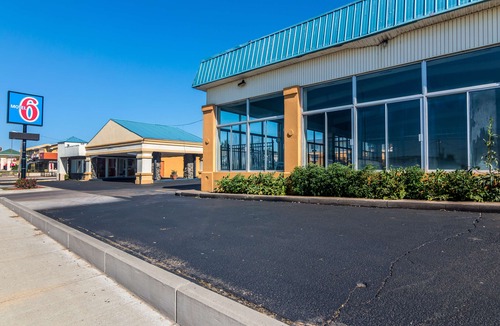 Dodge City Hotel | OYO Townhouse Dodge City KS