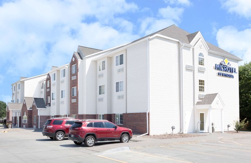 Kearney Hotel | Microtel Inn & Suites - Kearney