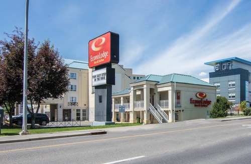 Banff Trail Hotel | Econo Lodge Inn & Suites University