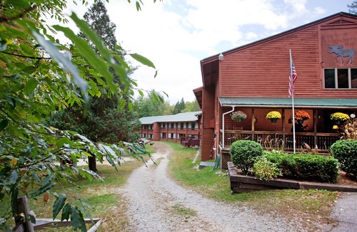 Stoneham Hotel | Evergreen Valley Inn