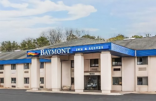 Grand Haven Hotel | Baymont by Wyndham Grand Haven