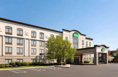Blue Ash Hotel | Wingate by Wyndham Cincinnati Blue Ash