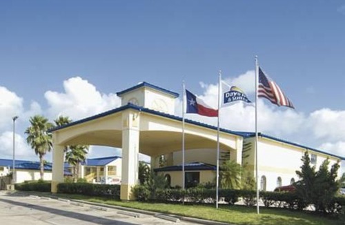 Winnie Hotel | Days Inn & Suites by Wyndham Winnie