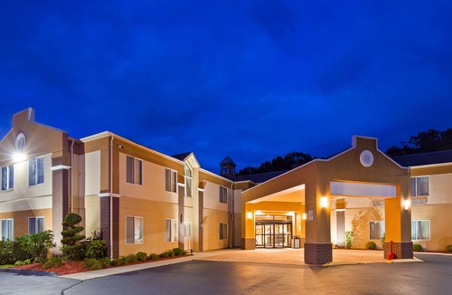Berlin Hotel | Best Western Plus New England Inn & Suites