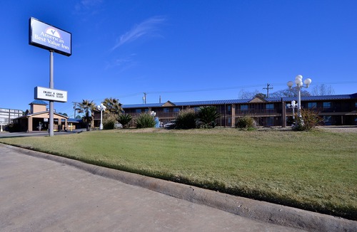 Center Hotel | Americas Best Value Inn Center