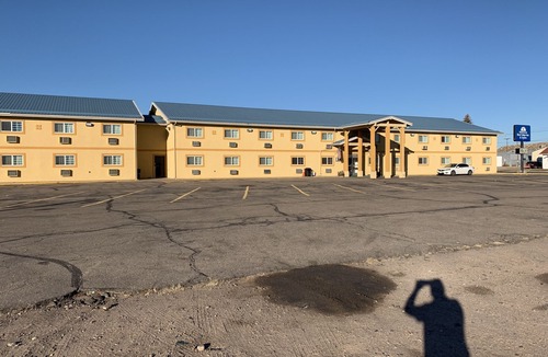Sidney Hotel | Americas Best Value Inn and Suites Sidney