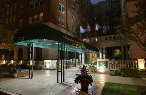 Yankee Hill Hotel | Knickerbocker on The Lake