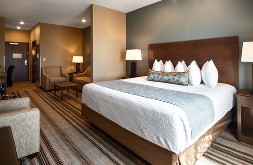 Fort Morgan Hotel | Best Western Plus Overland Inn