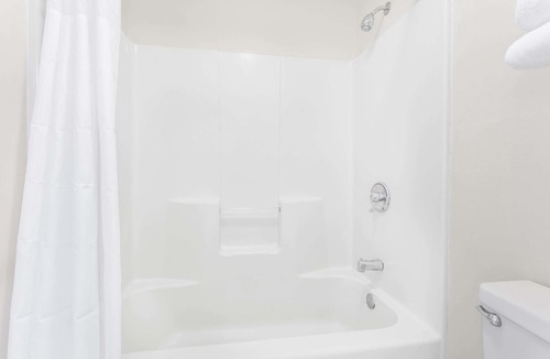 Americus Hotel | Days Inn by Wyndham Americus