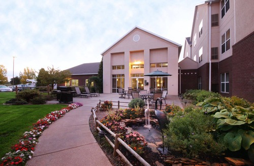 Rochester Hotel | Homewood Suites Rochester-Henrietta