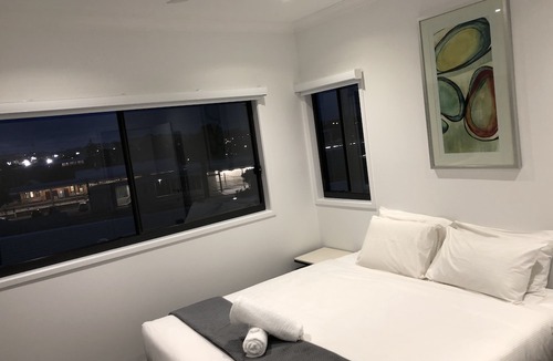 Broadmeadow Hotel | Nouveau On Young