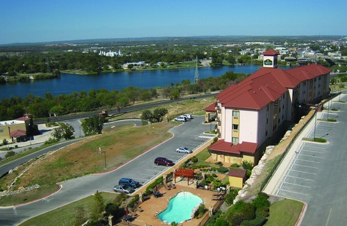 Marble Falls Hotel | La Quinta by Wyndham Marble Falls