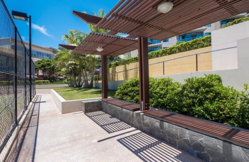 Burleigh Heads Hotel | Swell Resort Burleigh Beach