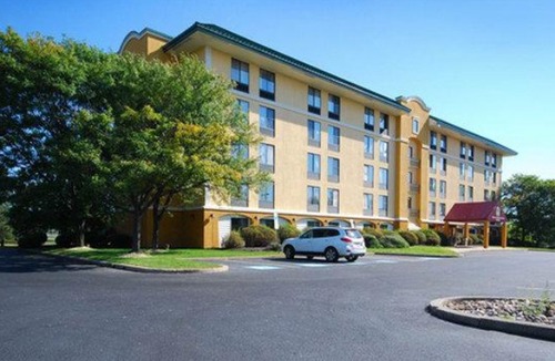 Trevose Hotel | Quality Inn & Suites Bensalem