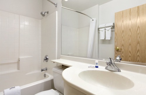 Ceres Hotel | Microtel Inn & Suites Modesto