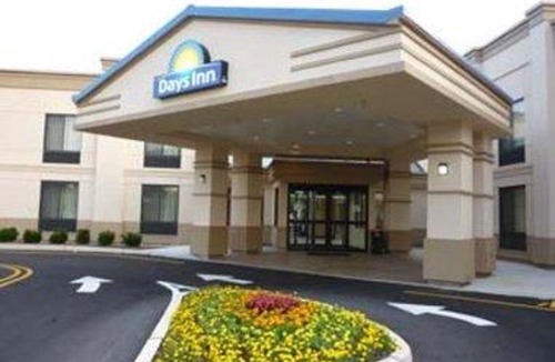 Parsippany Hotel | Days Inn by Wyndham Parsippany