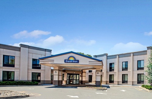 Parsippany Hotel | Days Inn by Wyndham Parsippany