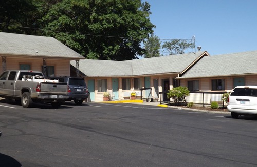 Roseburg Hotel | Howard Johnson by Wyndham Roseburg