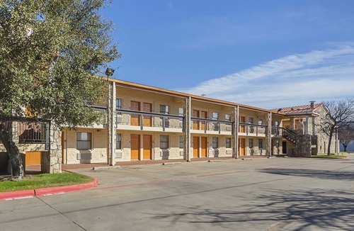North Richland Hills Hotel | Quality Inn & Suites North Richland Hills
