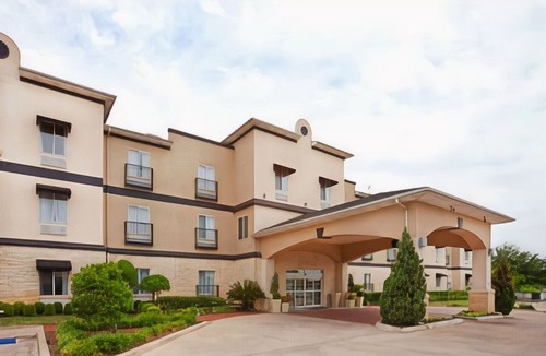 Wells Branch Hotel | Country Inn & Suites by Radisson, Austin North (Pflugerville), TX