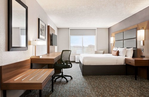Blue Ash Hotel | Wingate by Wyndham Cincinnati Blue Ash