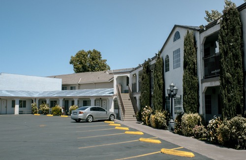 Bishop Hotel | Travelodge by Wyndham Bishop