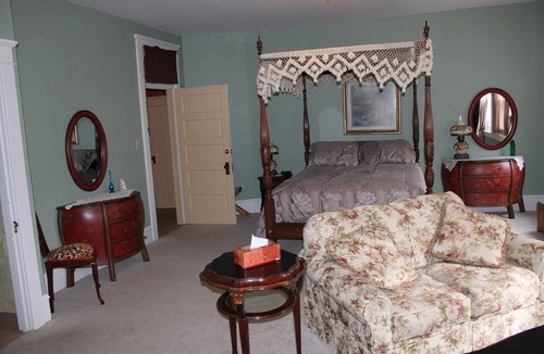 Towanda Hotel | Victorian Charm Inn