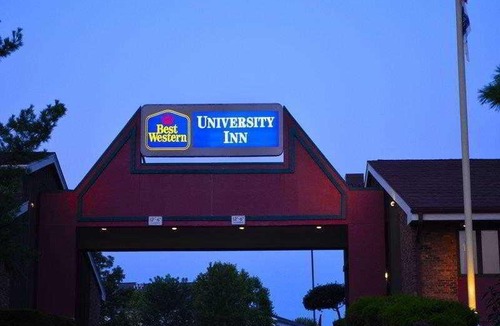 Ithaca Hotel | Best Western University Inn