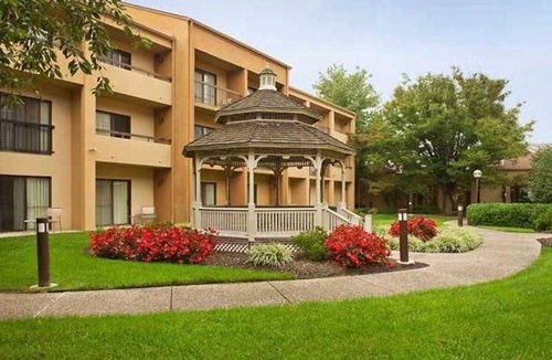 Hunt Valley Hotel | Courtyard by Marriott Baltimore Hunt Valley