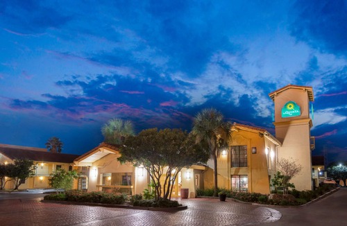 Downtown San Antonio Hotel | La Quinta Inn by Wyndham San Antonio Market Square