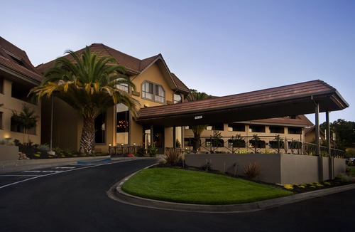 Novato Hotel | Best Western Plus Novato Oaks Inn