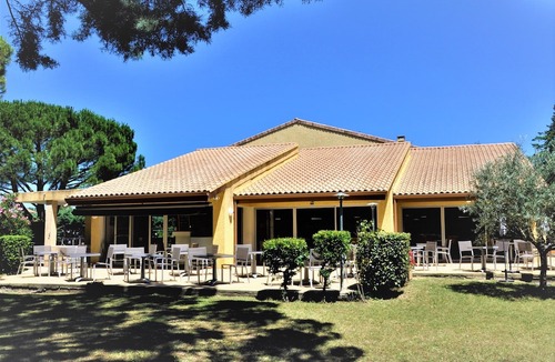 Pont-Saint-Esprit Hotel | Le Mas de l'Olivier