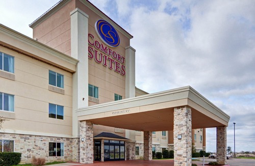 Mabank Hotel | Quality Suites Near Cedar Creek Lake