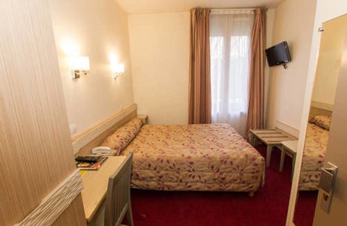 Saint-Fargeau Hotel | Hipotel Lilas Gambetta