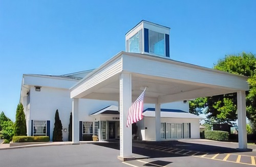 Albany Hotel | Best Western Plus Prairie Inn