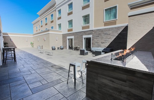 Longview Hotel | Holiday Inn Longview - North, an Ihg Hotel