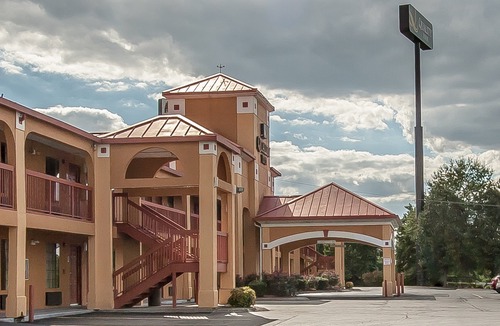 White House Hotel | Quality Inn - White House