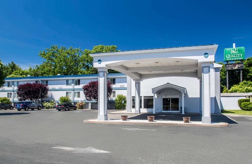 Danbury Hotel | Quality Inn & Suites Danbury Near University