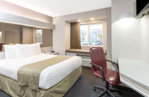 Henrietta Hotel | Microtel Inn by Wyndham Henrietta