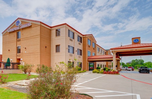 Rowlett Hotel | Comfort Suites Lake Ray Hubbard