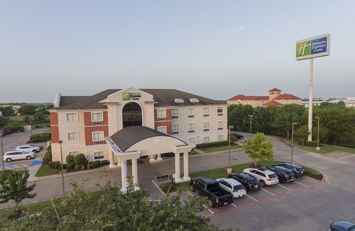 Mount Pleasant Hotel | Holiday Inn Express Hotel & Suites Mount Pleasant, an IHG Hotel